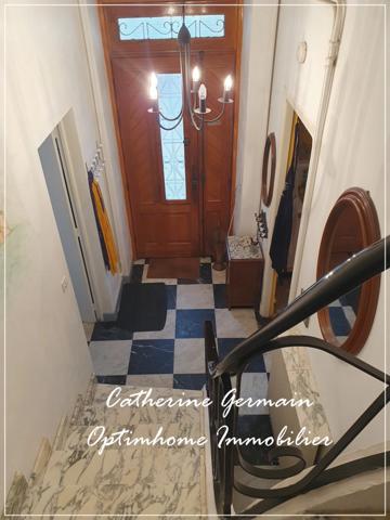 A vendre maison de village avec terrasse et garage au cœur d’Azille – A découvrir.