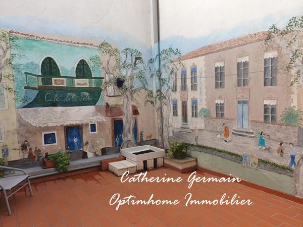 A vendre maison de village avec terrasse et garage au cœur d’Azille – A découvrir.