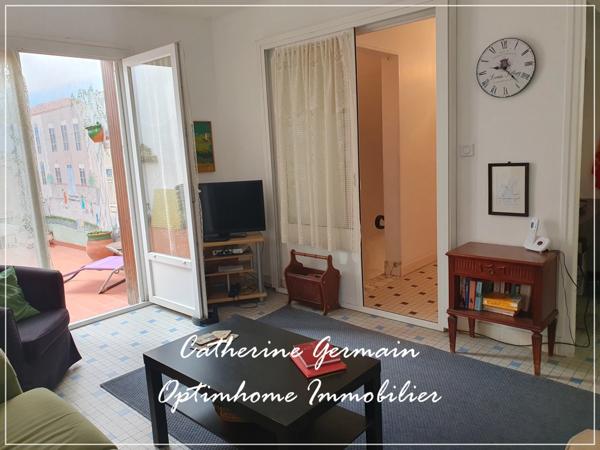 A vendre maison de village avec terrasse et garage au cœur d’Azille – A découvrir.