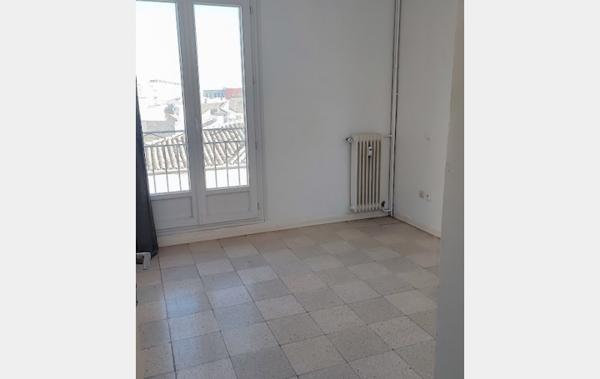 Vente Appartement P3 à rafraîchir Nimes   