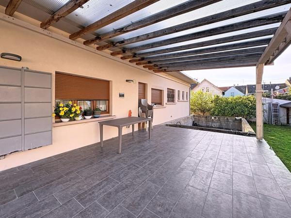 MAISON BI-FAMILLE AVEC JARDIN