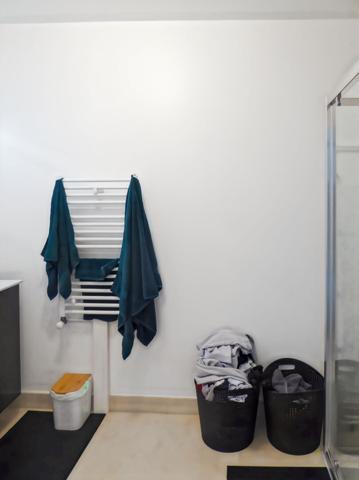 À LOUER - STUDIO - MENNECY