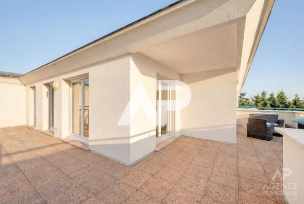 Appartement Rueil Malmaison 5 pièce(s) 109.70 m2 €895 000 ** - Référence 19855