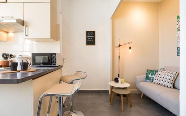 Appartement à vendre    2 pièces • 29,68 m2 Lyon 3