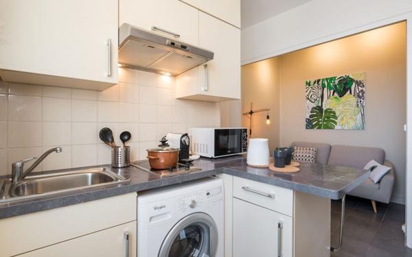 Appartement à vendre    2 pièces • 29,68 m2 Lyon 3