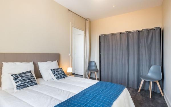 Appartement à vendre    2 pièces • 29,68 m2 Lyon 3