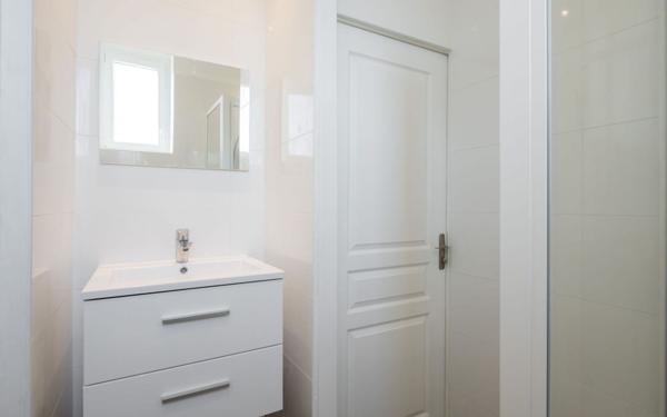 Appartement à vendre    2 pièces • 29,68 m2 Lyon 3