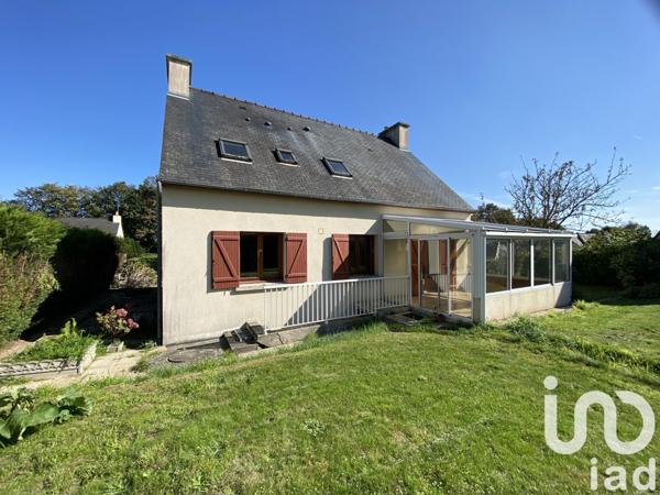 Maison traditionnelle 7 pièces de 126 m² à Ploubalay (22650)