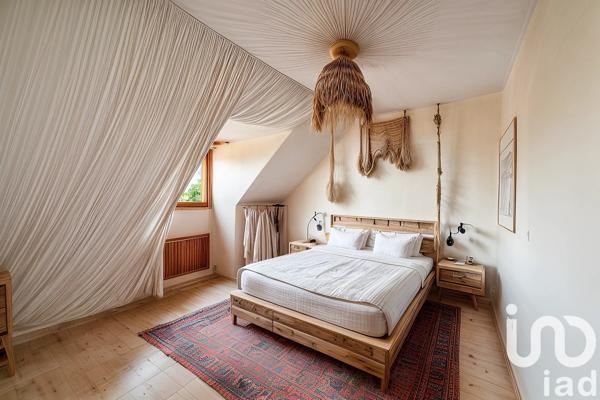 Maison traditionnelle 7 pièces de 126 m² à Ploubalay (22650)