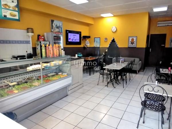 Fonds de commerce à la Croix Rouge