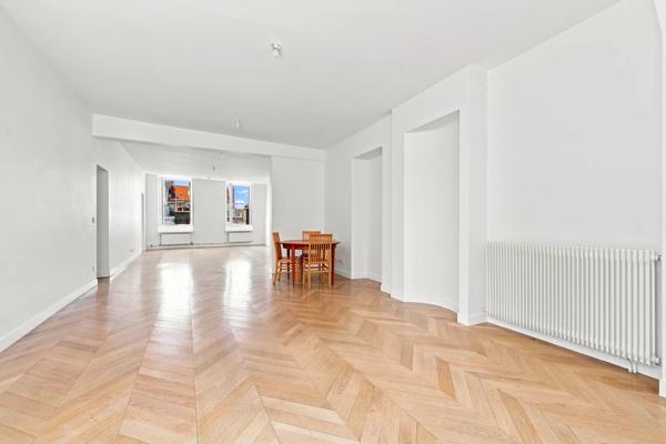 À vendre – Paris 4 – Rue Vieille-du-Temple – 124 m² – 3 chambres – Immeuble XVIII? siècle