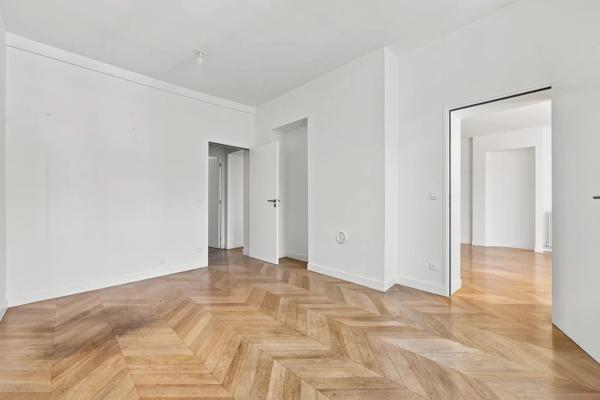 À vendre – Paris 4 – Rue Vieille-du-Temple – 124 m² – 3 chambres – Immeuble XVIII? siècle