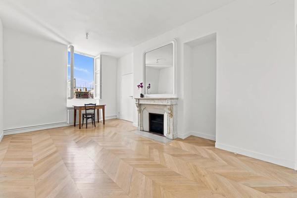 À vendre – Paris 4 – Rue Vieille-du-Temple – 124 m² – 3 chambres – Immeuble XVIII? siècle
