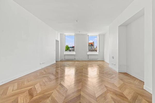 À vendre – Paris 4 – Rue Vieille-du-Temple – 124 m² – 3 chambres – Immeuble XVIII? siècle
