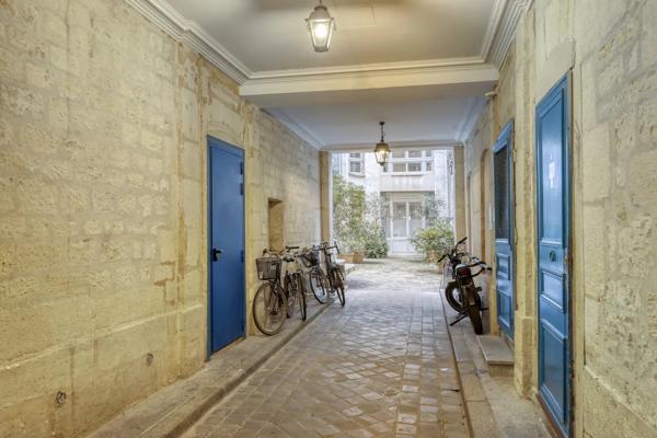 À vendre – Paris 4 – Rue Vieille-du-Temple – 124 m² – 3 chambres – Immeuble XVIII? siècle