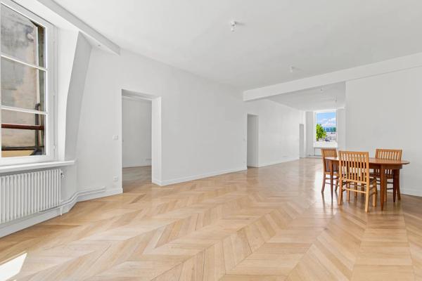 À vendre – Paris 4 – Rue Vieille-du-Temple – 124 m² – 3 chambres – Immeuble XVIII? siècle