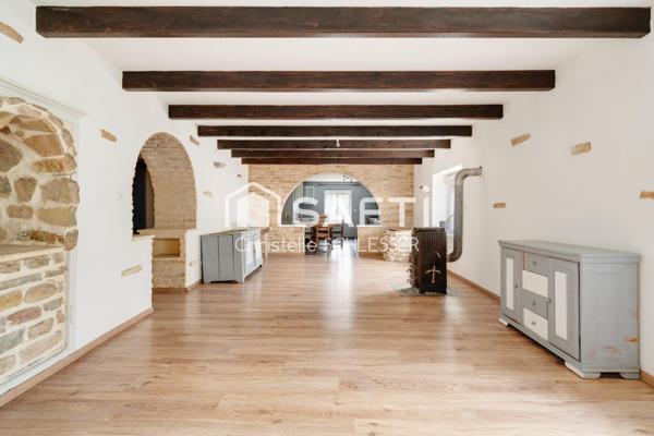 Coup de cœur assuré pour ce corps de ferme rénové — Charme, espace et potentiel ! 168m2