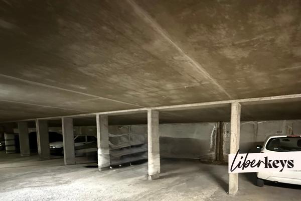 Studio 32 m2 - balcon - parking 