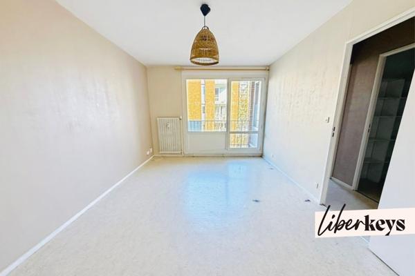 Studio 32 m2 - balcon - parking 