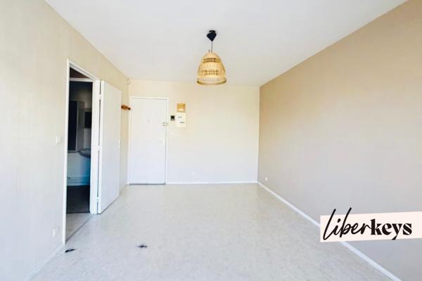 Studio 32 m2 - balcon - parking 