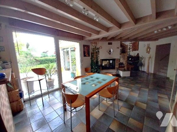 A VENDRE, LE GENEST-SAINT-ISLE !