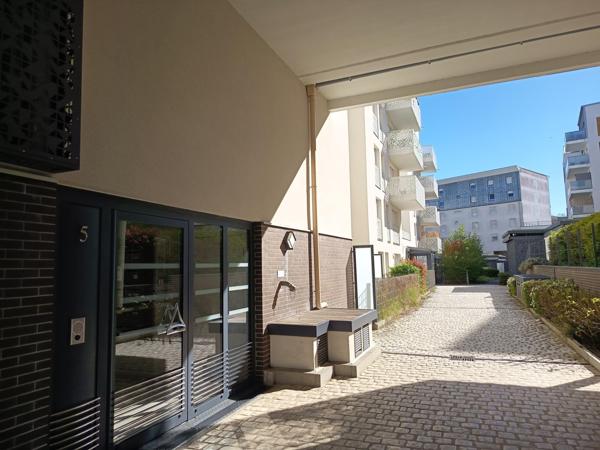 Très beau 2P Résidence très Recherchée Kaufman & Broad 2021 au pied de la Gare RER A Cergy-le-Haut