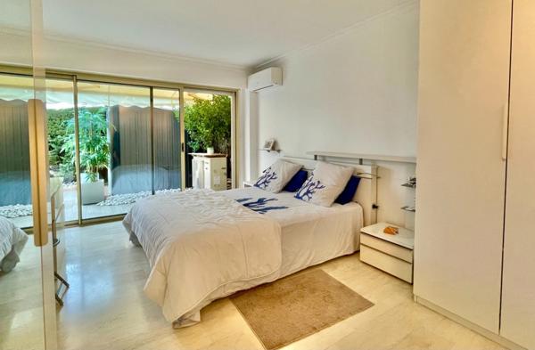 Appartement à vendre 3 pièces dans résidence de prestige à CANNES (06) avec échappée mer