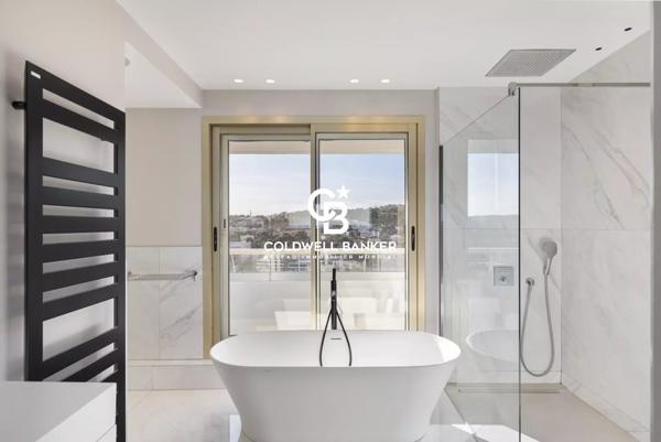 Vente appartement 7 pièces 06270 - Villeneuve Loubet