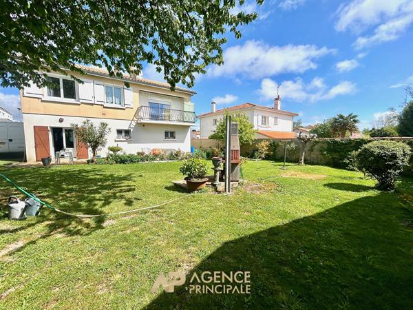 Maison Périgny centre - 3 chambres - 90 m² + 40 m² aménageables - Terrain 574 m² 345 000 € **  - Référence  MR717D