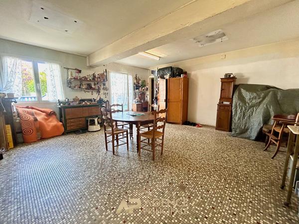 Maison Périgny centre - 3 chambres - 90 m² + 40 m² aménageables - Terrain 574 m² 345 000 € **  - Référence  MR717D