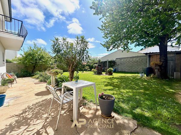 Maison Périgny centre - 3 chambres - 90 m² + 40 m² aménageables - Terrain 574 m² 345 000 € **  - Référence  MR717D