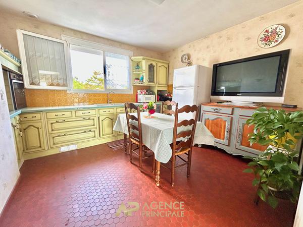 Maison Périgny centre - 3 chambres - 90 m² + 40 m² aménageables - Terrain 574 m² 345 000 € **  - Référence  MR717D