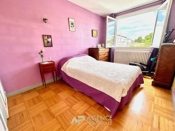 Maison Périgny centre - 3 chambres - 90 m² + 40 m² aménageables - Terrain 574 m² 345 000 € **  - Référence  MR717D
