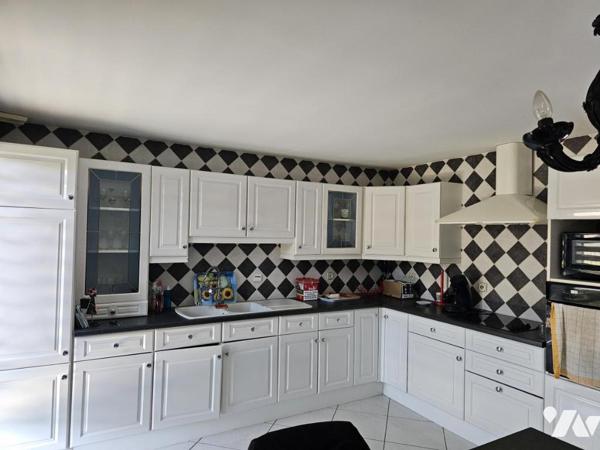 ACHICOURT - en retrait de rue, plain pied individuel 