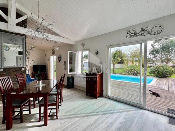 BELLE MAISON COMTEMPORAINE - PLAIN-PIED - CALME - PISCINE