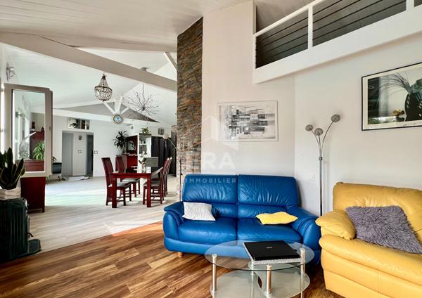 BELLE MAISON COMTEMPORAINE - PLAIN-PIED - CALME - PISCINE