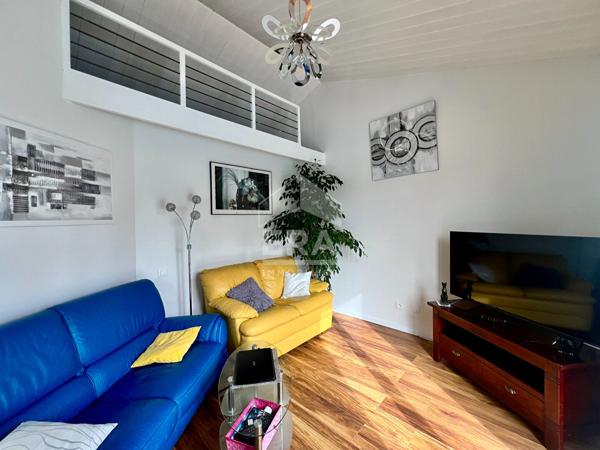 BELLE MAISON COMTEMPORAINE - PLAIN-PIED - CALME - PISCINE
