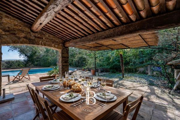 Grimaud, Maison 6 Chambres -  210 m² à vendre