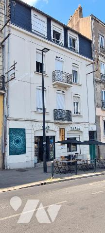 Immeuble de rapport composé de 9 lots Appartements Bureaux Commerce face Loire Quartier Sainte-Anne 