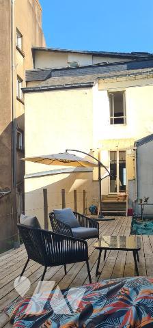 Immeuble de rapport composé de 9 lots Appartements Bureaux Commerce face Loire Quartier Sainte-Anne 