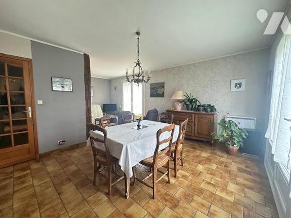 A VENDRE Maison individuelle de 1974, à AMFREVILLE-LA-MI-VOIE (à proximité de MESNIL-ESNARD), d...