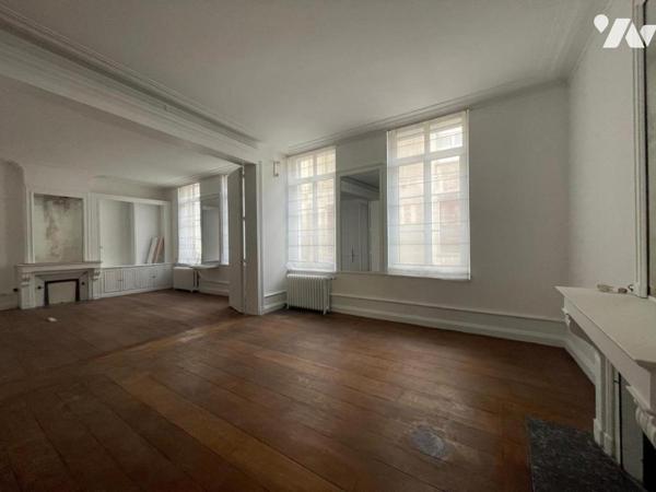 CAMBRAI HYPER-CENTRE – Prestigieuse Demeure Bourgeoise de 1930 (374 m²) | DPE C (PAC) | Jardin & Pot