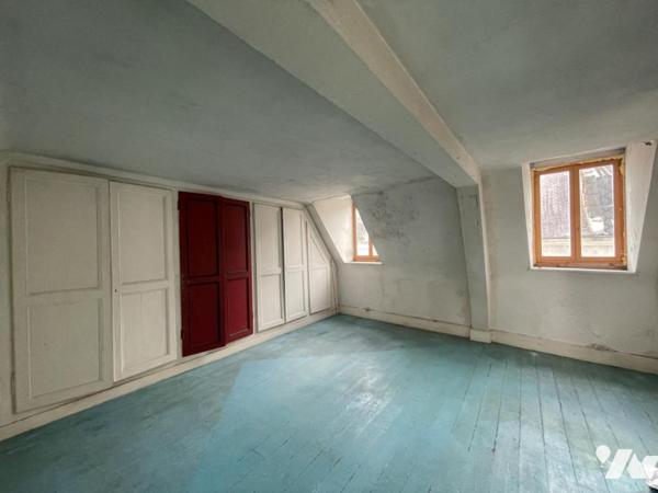 CAMBRAI HYPER-CENTRE – Prestigieuse Demeure Bourgeoise de 1930 (374 m²) | DPE C (PAC) | Jardin & Pot