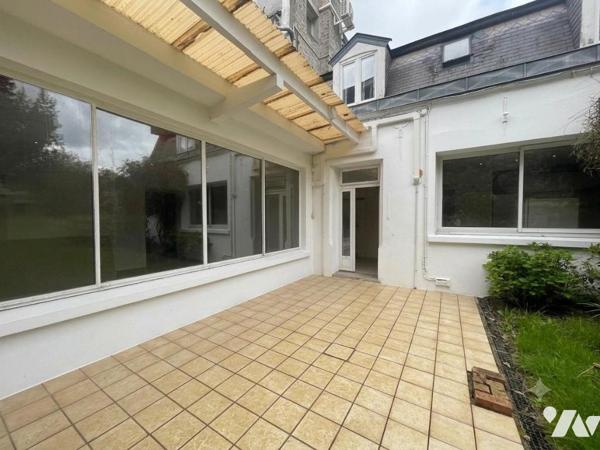 CAMBRAI HYPER-CENTRE – Prestigieuse Demeure Bourgeoise de 1930 (374 m²) | DPE C (PAC) | Jardin & Pot
