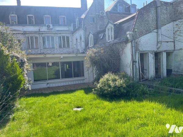 CAMBRAI HYPER-CENTRE – Prestigieuse Demeure Bourgeoise de 1930 (374 m²) | DPE C (PAC) | Jardin & Pot