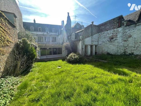 CAMBRAI HYPER-CENTRE – Prestigieuse Demeure Bourgeoise de 1930 (374 m²) | DPE C (PAC) | Jardin & Pot