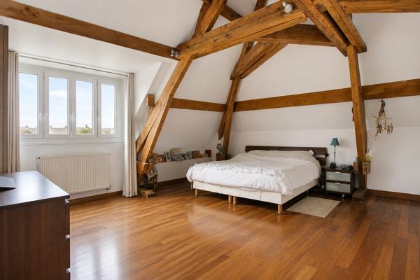 Maison
         8 pièces
        - 228 m² Bien prestige 1 680 000 € *
