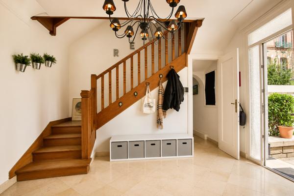 Maison
         8 pièces
        - 228 m² Bien prestige 1 680 000 € *