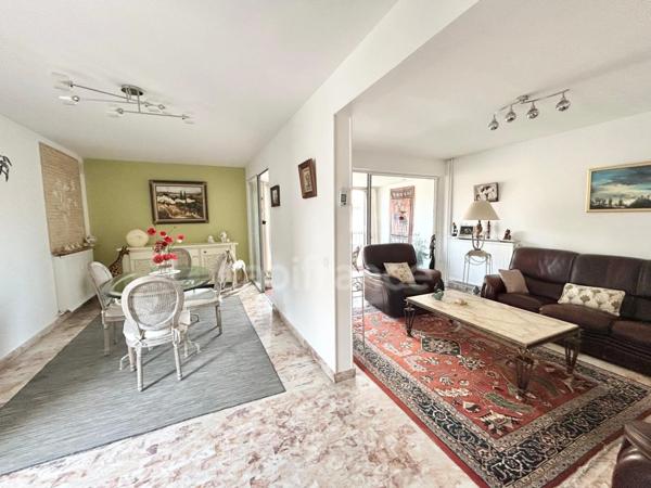 SETE (34) Appartement, 4 pièces avec place de parking et cave situé plein centre ville