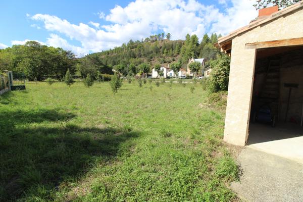 Espéraza - Terrain arboré de 2 342m²